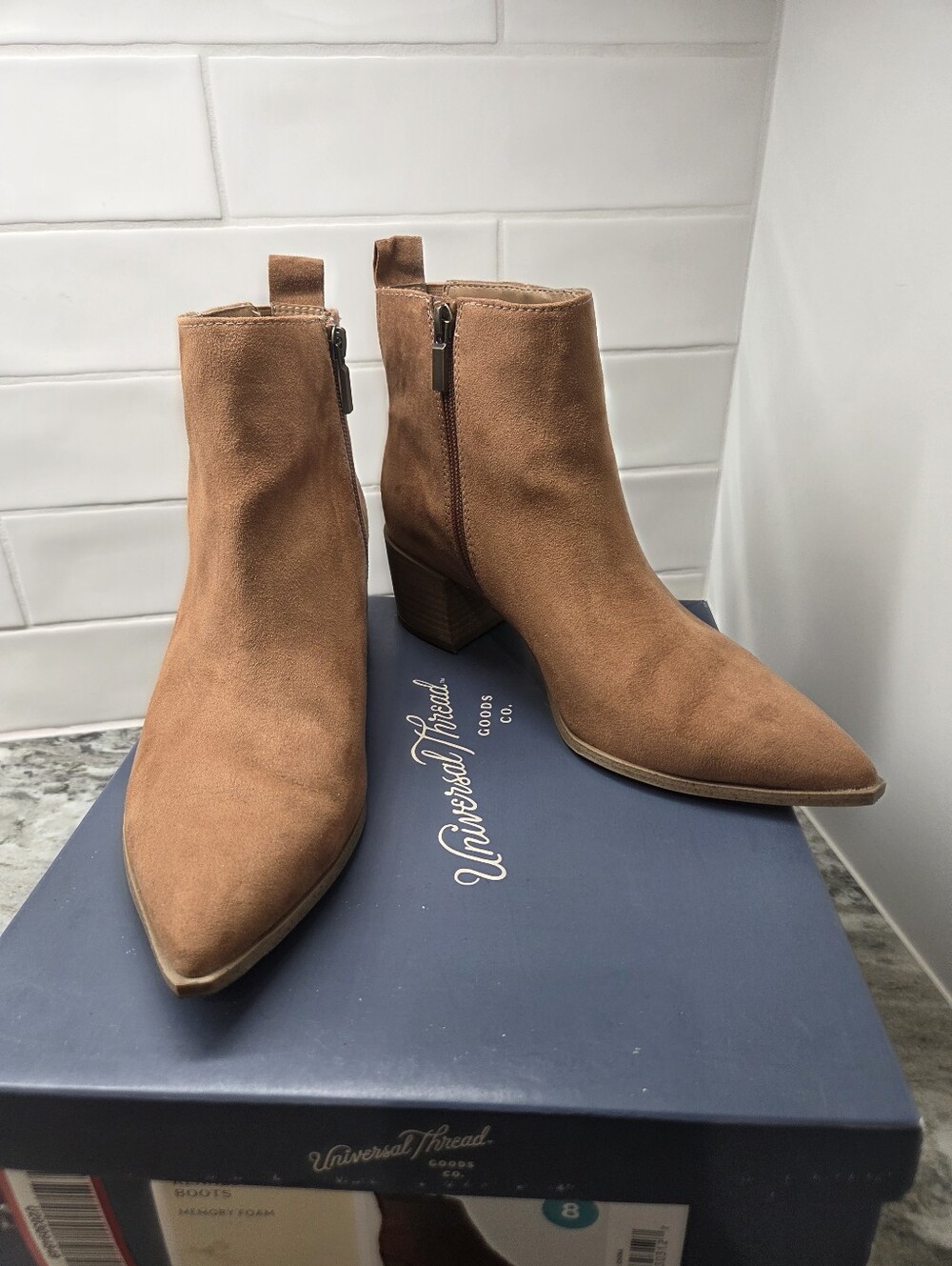 Universal Thread Kennedy Brown Tan Pointed Toe Block Heel Ankle Boots 8 - Picture 3 of 7
